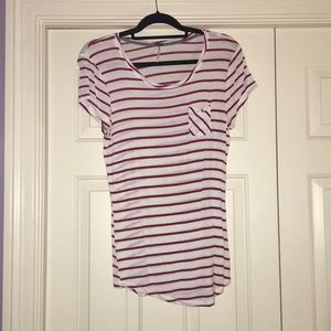 Super cute striped t shirt !!